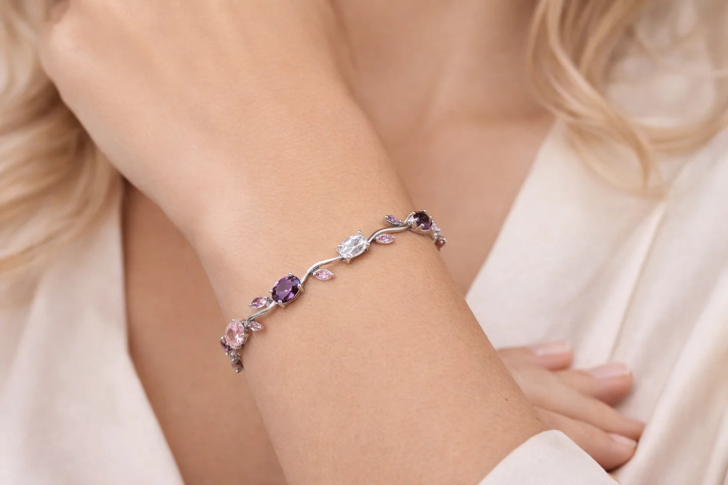 Romantický náramok